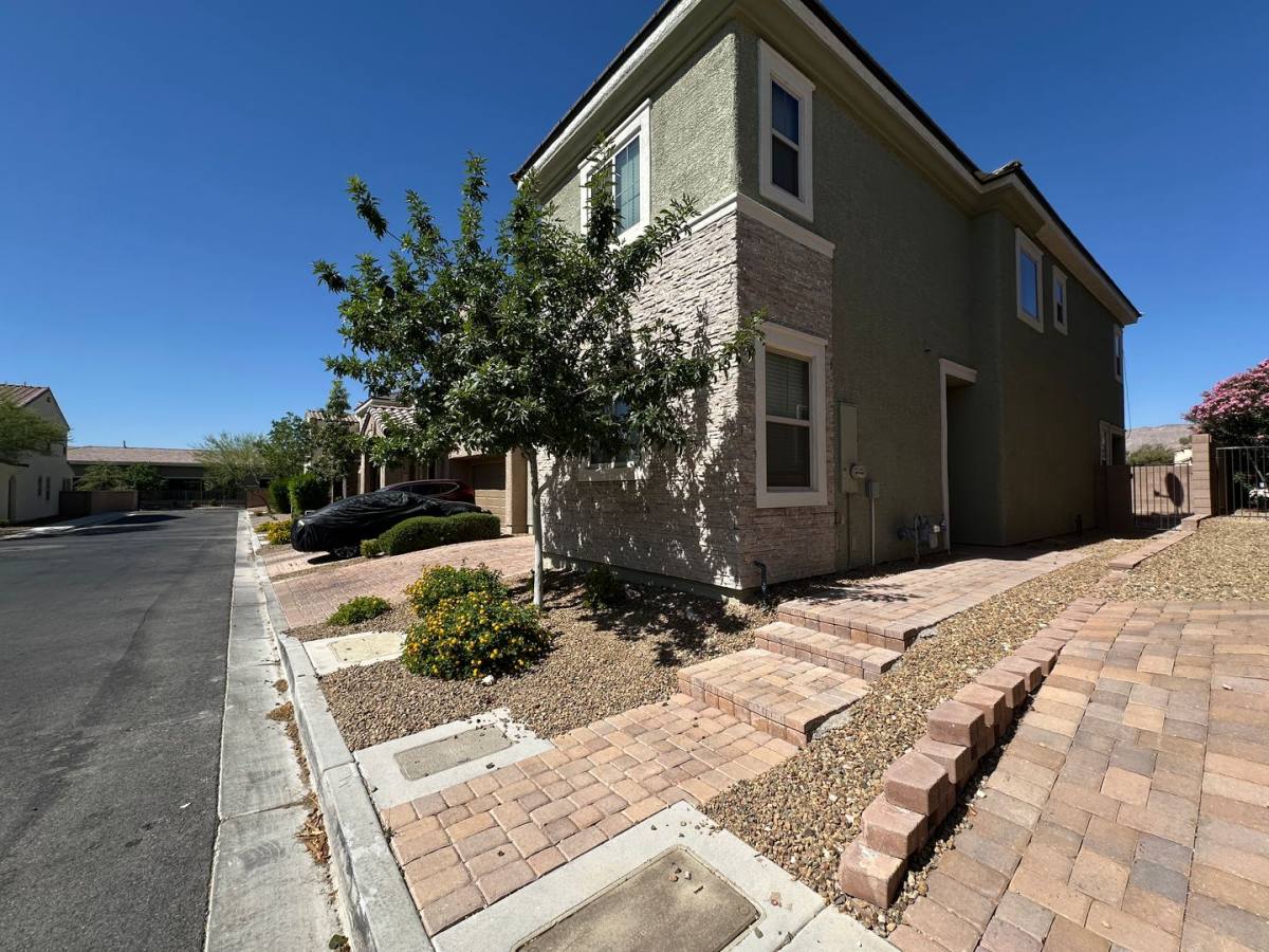 House for rent at 5869 Amber Mesa St, Las Vegas, NV 89148
