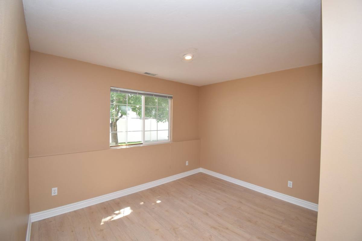 House for rent at 3174 S Lincoln St, Salt Lake City, UT 84106