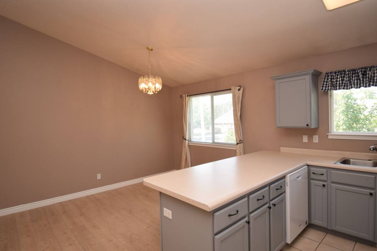 House for rent at 3174 S Lincoln St, Salt Lake City, UT 84106