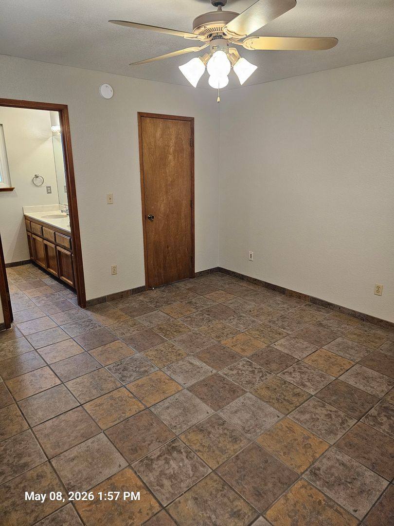 House for rent at 1881 S Irwin, Tulare, CA 93274