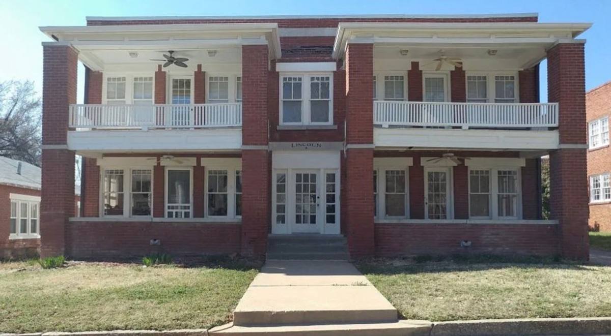 Apartment for rent at 1322 E 16th St S, Tulsa, OK 74120