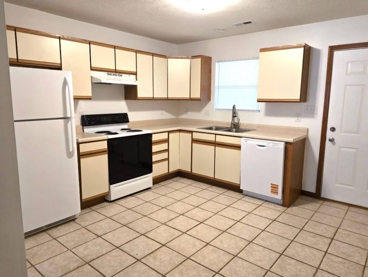 Apartment for rent at 600 S Russell St, Marion, IL 62959