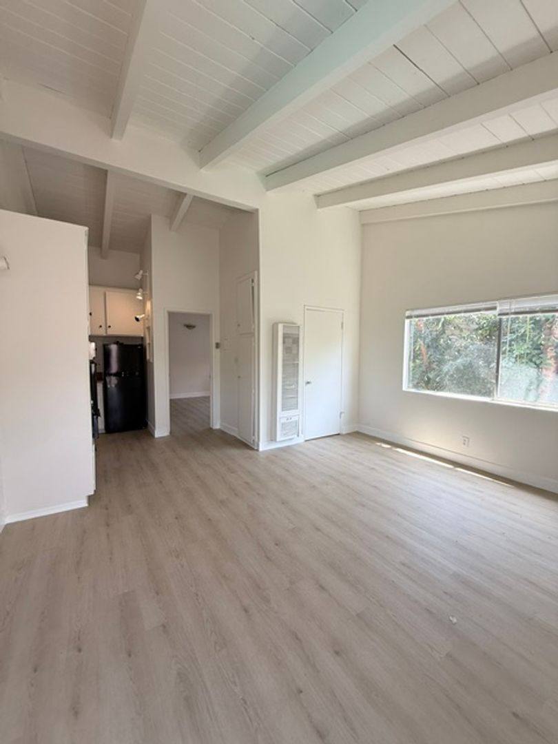 Apartment for rent at 85 N Mar Vista Ave, Pasadena, CA 91106