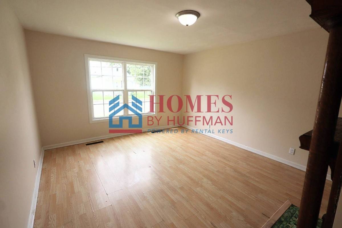 House for rent at 1319 Uhlhorn St, Evansville, IN 47710