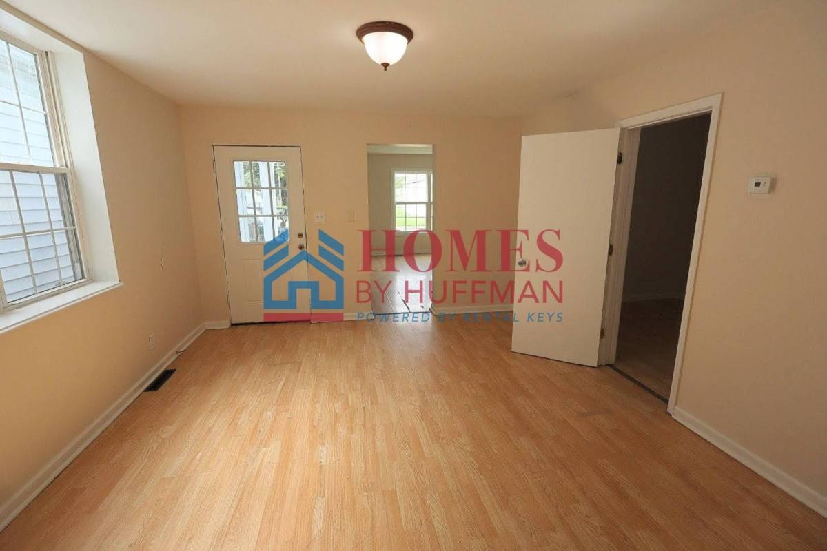 House for rent at 1319 Uhlhorn St, Evansville, IN 47710