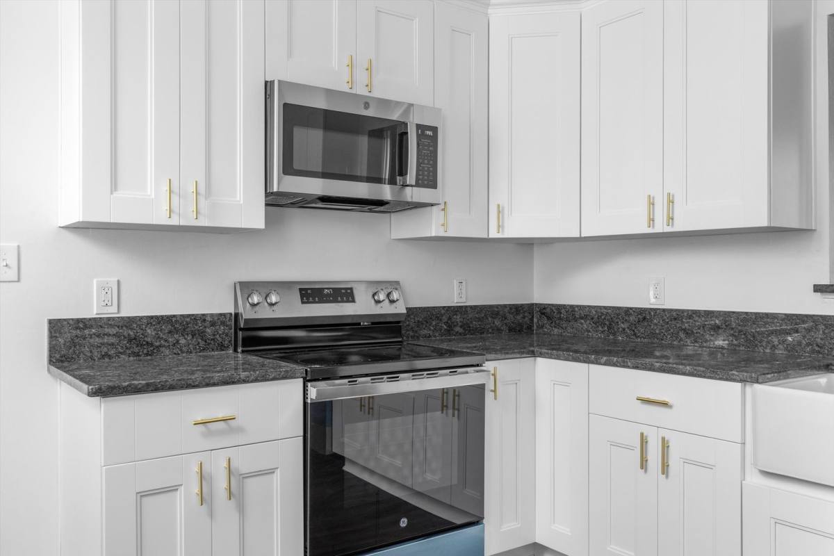 Townhouse for rent at 410 W 29th St, Norfolk, VA 23508