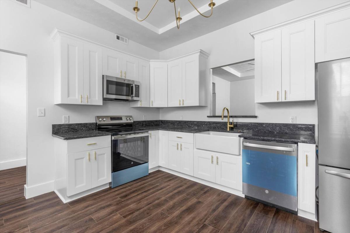 Townhouse for rent at 410 W 29th St, Norfolk, VA 23508