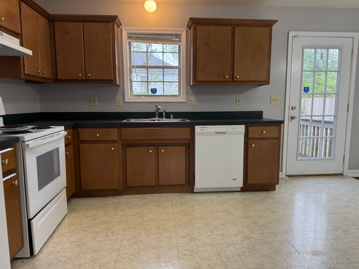 Townhouse for rent at 247 E Green St, Versailles, KY 40383