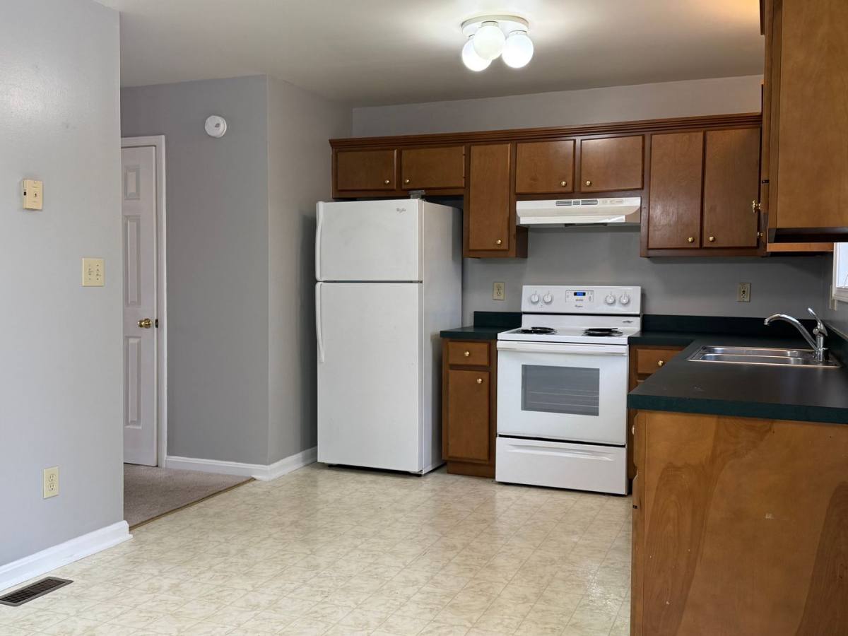 Townhouse for rent at 247 E Green St, Versailles, KY 40383