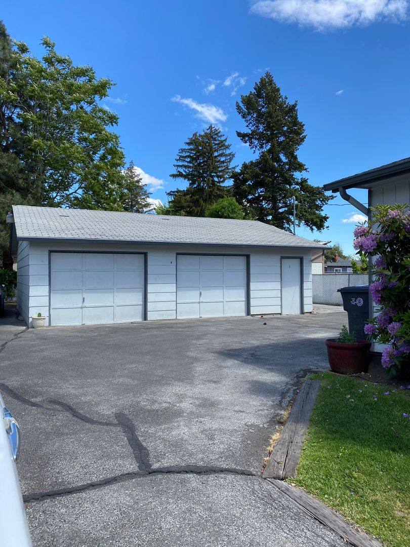 Apartment for rent at 1307-1309 S 15th Ave, Yakima, WA 98902