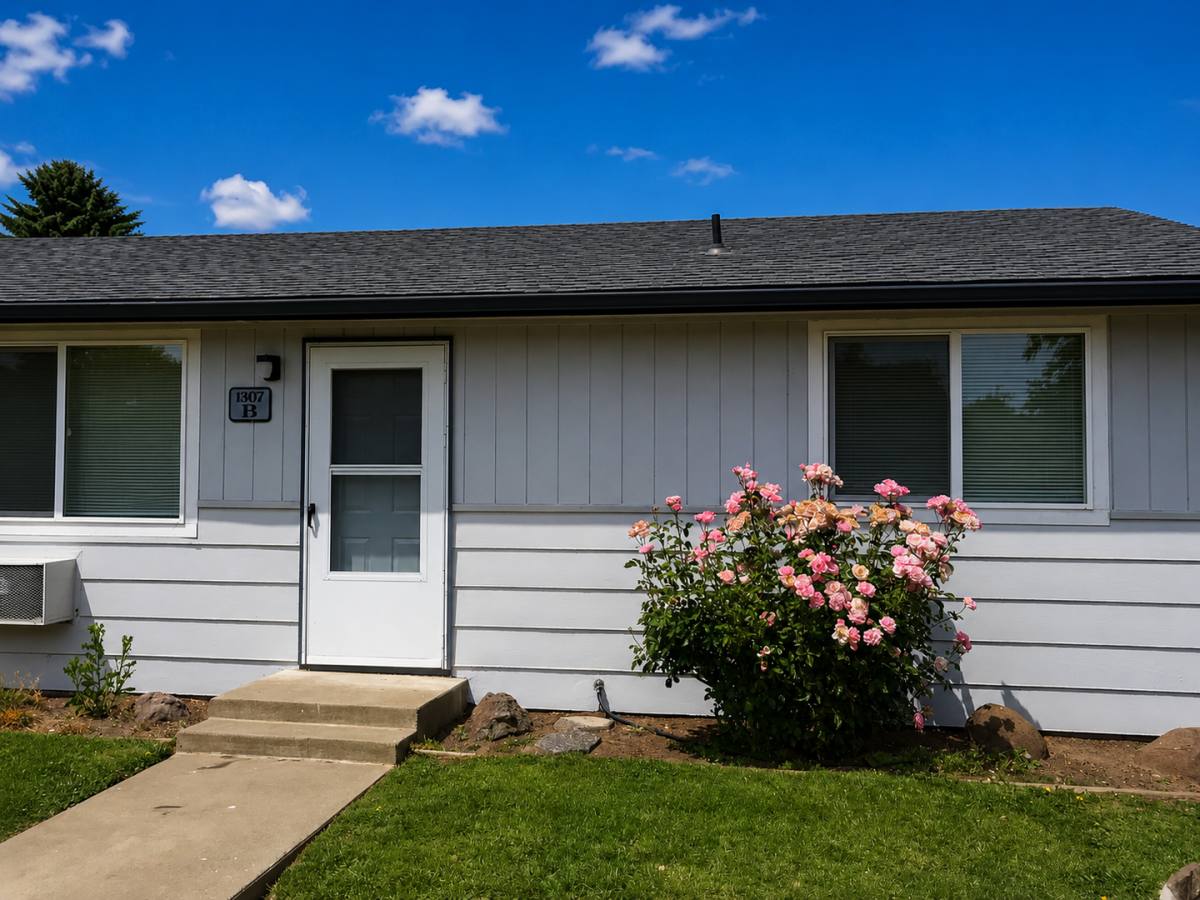 Apartment for rent at 1307-1309 S 15th Ave, Yakima, WA 98902