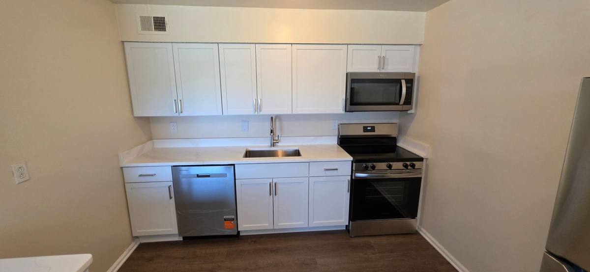 Apartment for rent at 1810 Sparrow Rd, Chesapeake, VA 23320