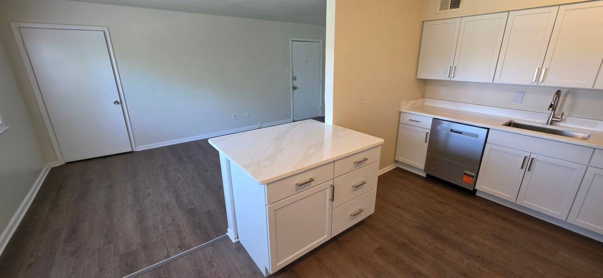 Apartment for rent at 1810 Sparrow Rd, Chesapeake, VA 23320
