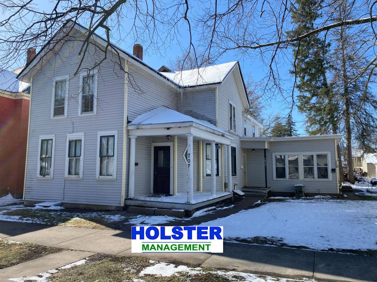 Apartment for rent at 707 Grant St, Wausau, WI 54403