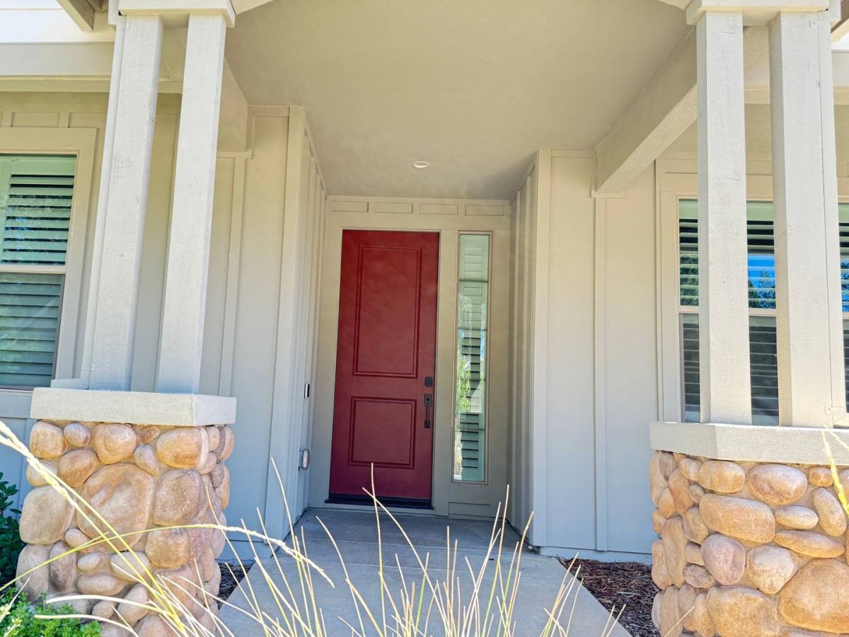 House for rent at 135 Timberwood Dr, Grass Valley, CA 95945