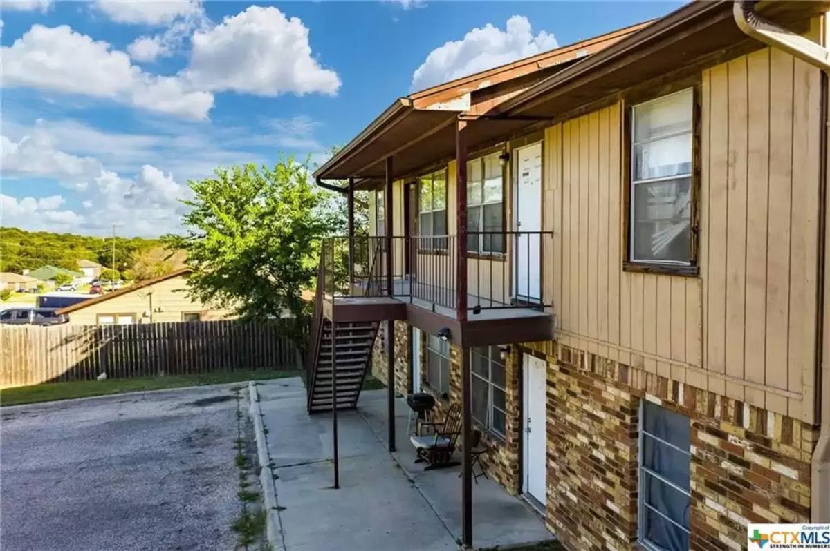 Apartment for rent at 108 W Anderson Ave, Copperas Cove, TX 76522