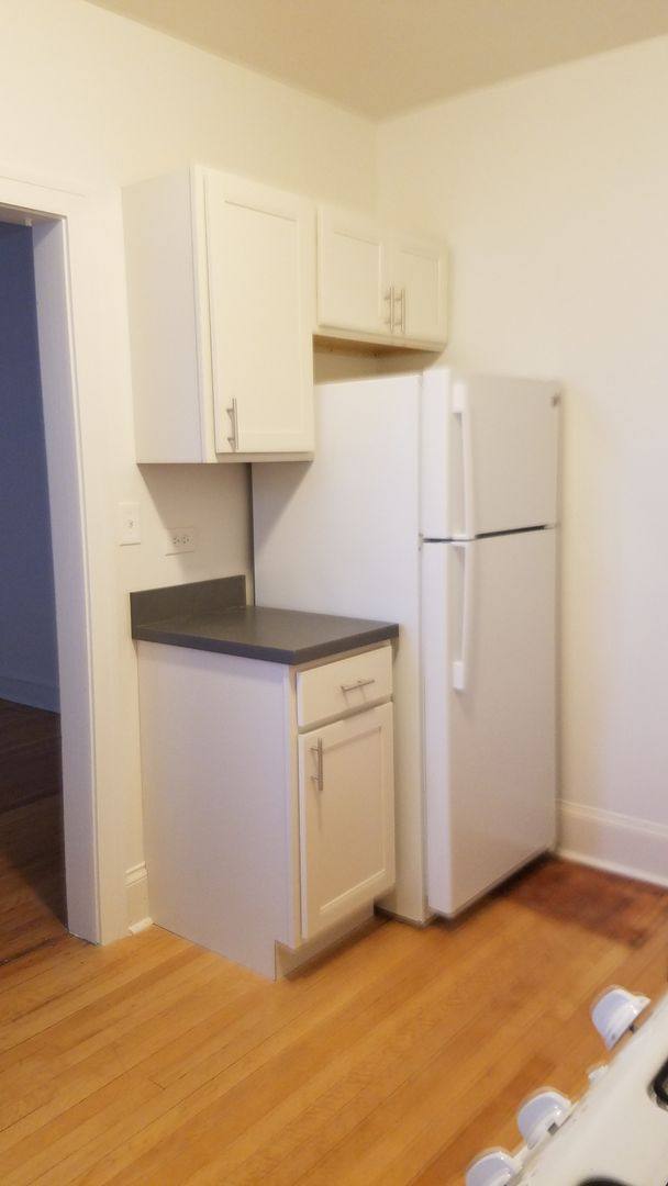 Apartment for rent at 5052-54 N Leavitt, Chicago, IL 60625