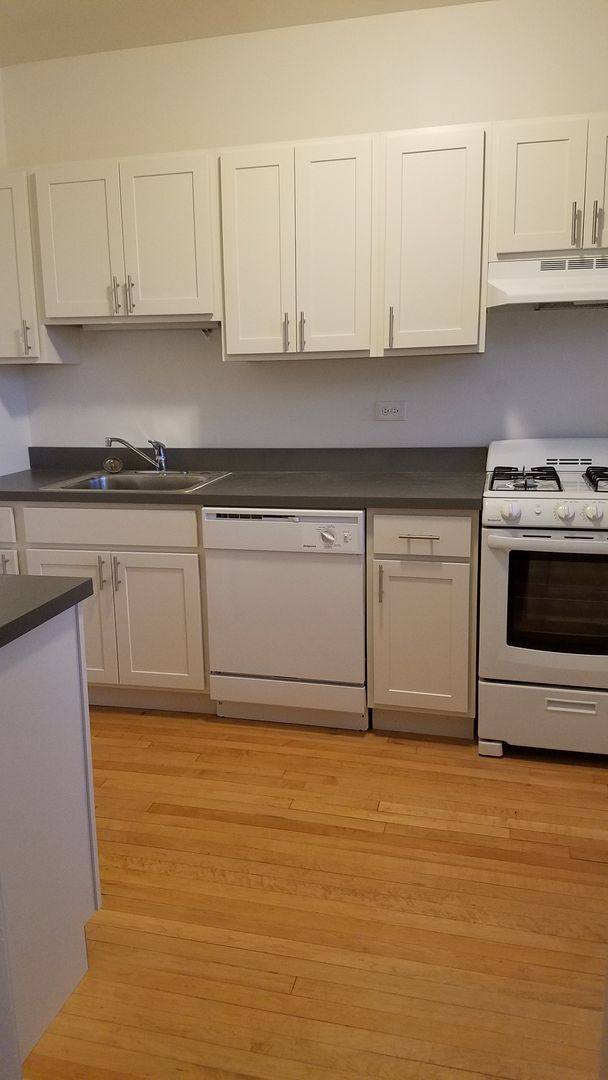 Apartment for rent at 5052-54 N Leavitt, Chicago, IL 60625