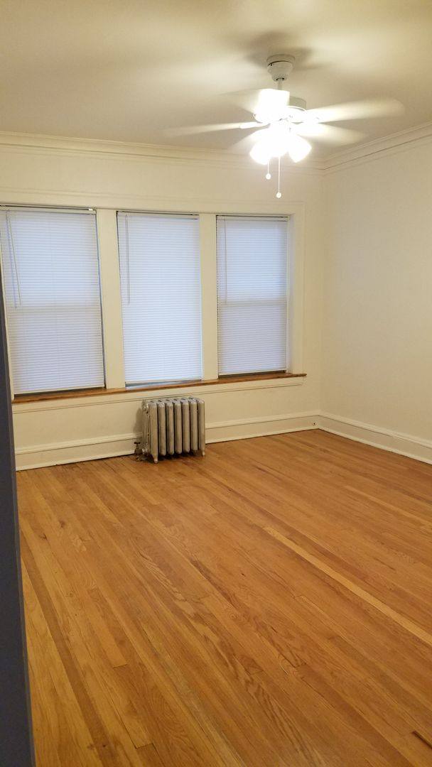 Apartment for rent at 5052-54 N Leavitt, Chicago, IL 60625