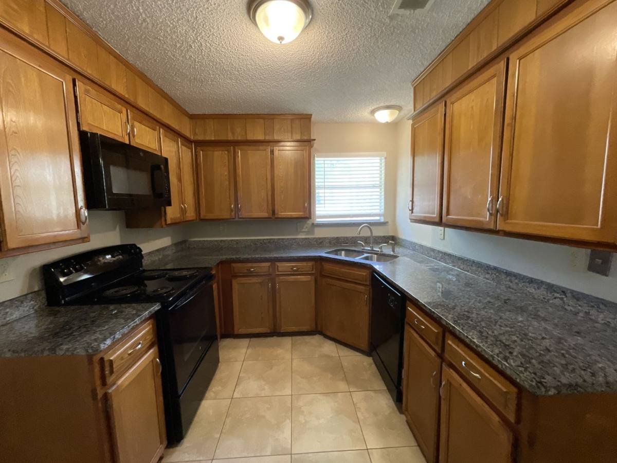 House for rent at 4607 Andalusia Trail, Arlington, TX 76017