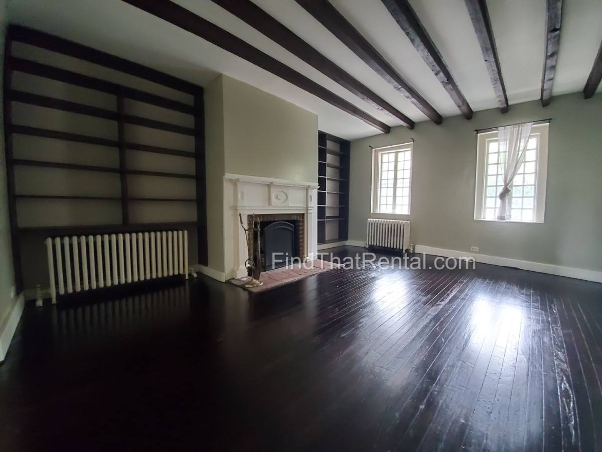 Townhouse for rent at 117 W Pomfret St, Carlisle, PA 17013