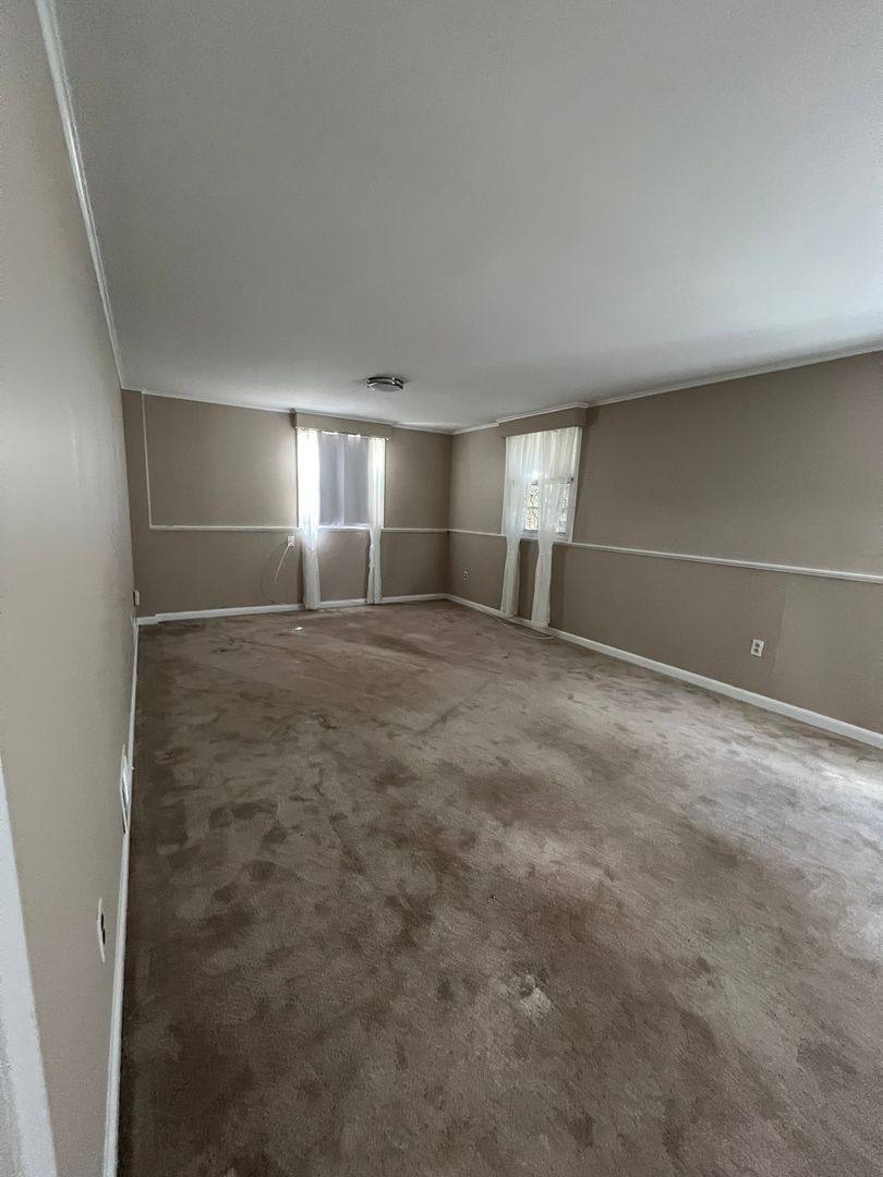 House for rent at 8407 W Blvd Dr, Alexandria, VA 22308