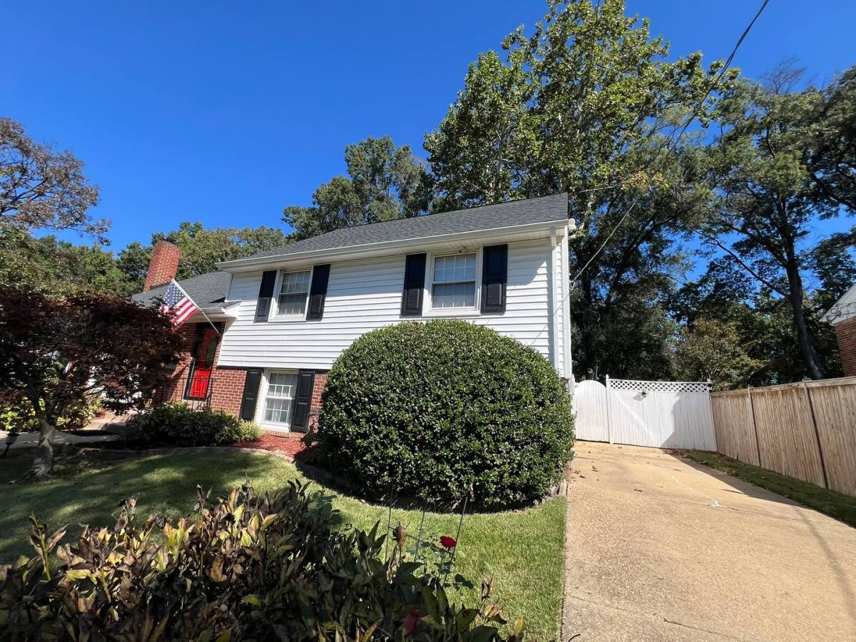 House for rent at 8407 W Blvd Dr, Alexandria, VA 22308