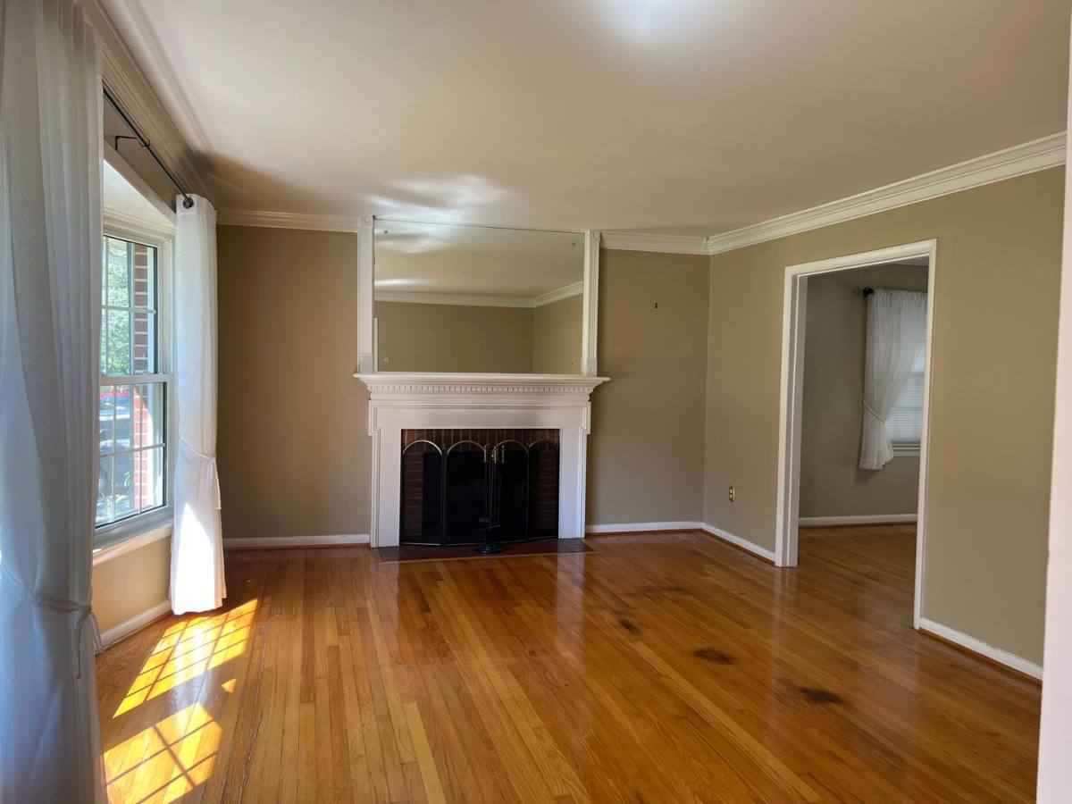 House for rent at 8407 W Blvd Dr, Alexandria, VA 22308