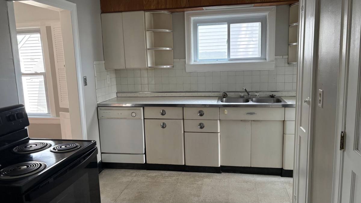 Apartment for rent at 2507 Brookview Blvd, Cleveland, OH 44134