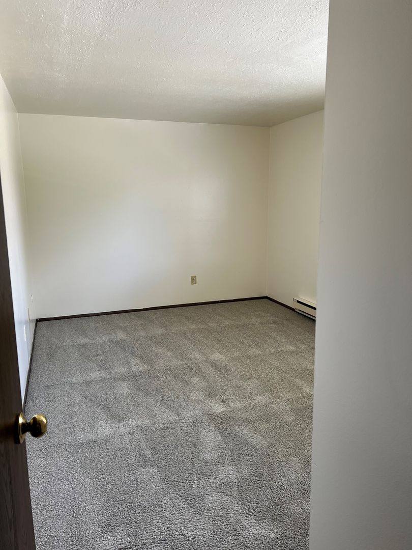 Apartment for rent at 220 Napoleon Rd, Bowling Green, OH 43402