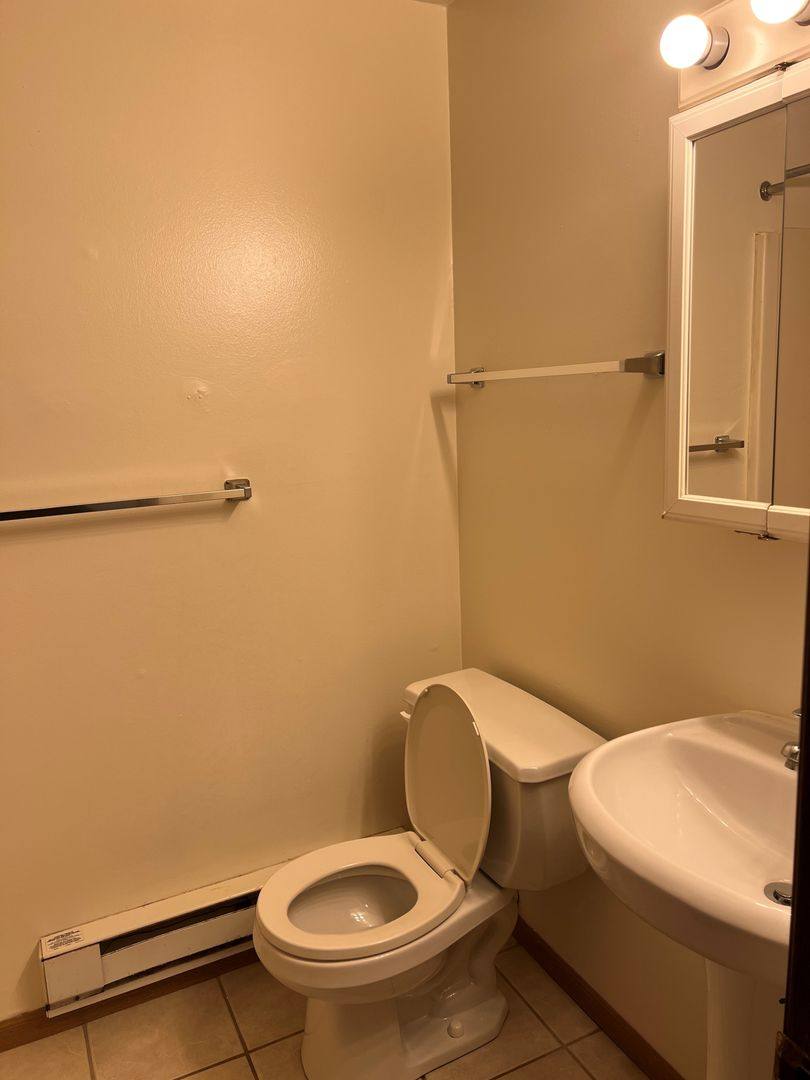 Apartment for rent at 220 Napoleon Rd, Bowling Green, OH 43402