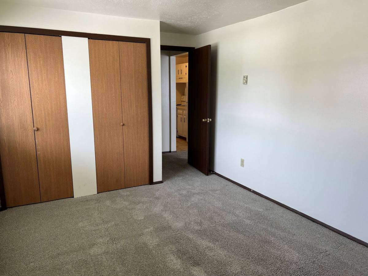 Apartment for rent at 220 Napoleon Rd, Bowling Green, OH 43402