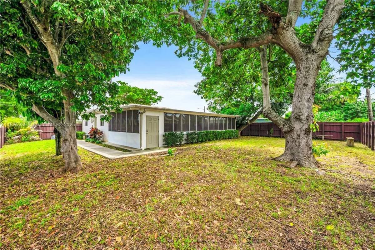 House for rent at 17130 NE 7 Ave, Miami, FL 33162