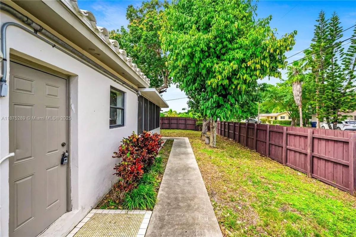 House for rent at 17130 NE 7 Ave, Miami, FL 33162