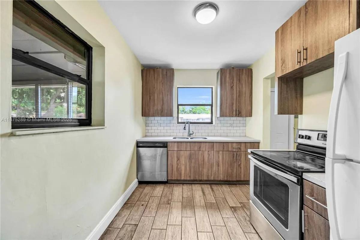 House for rent at 17130 NE 7 Ave, Miami, FL 33162
