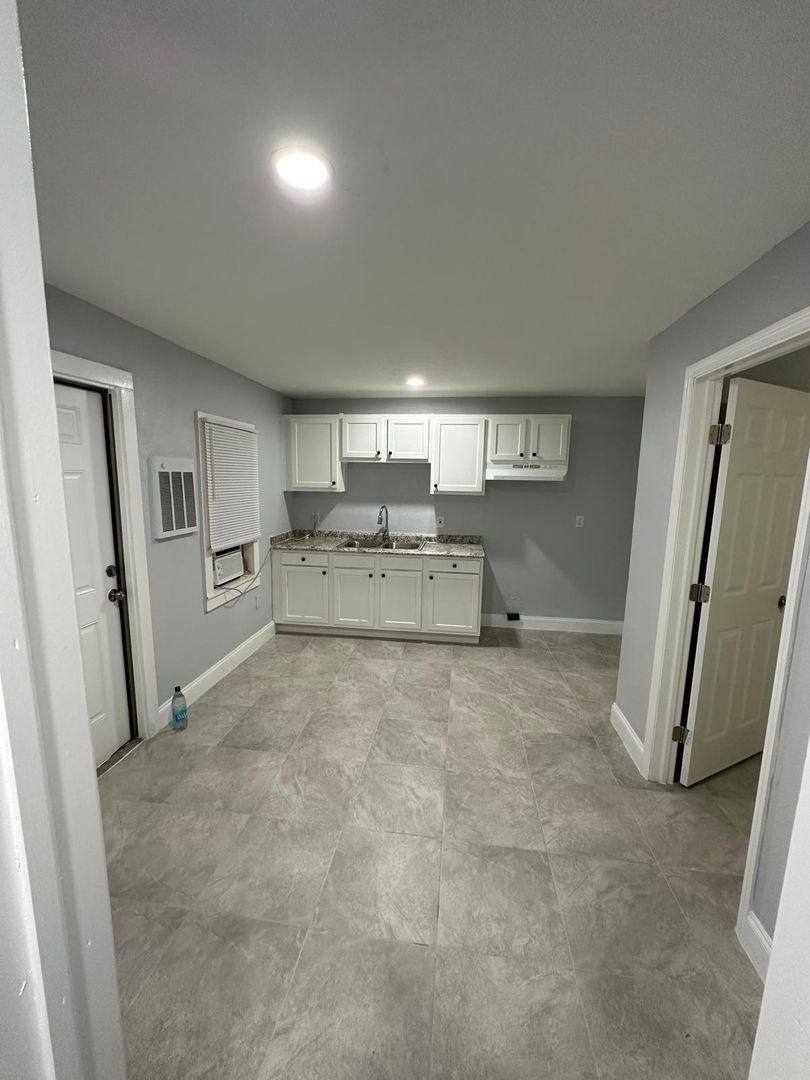 House for rent at 2511 Market St, Jacksonville, FL 32206