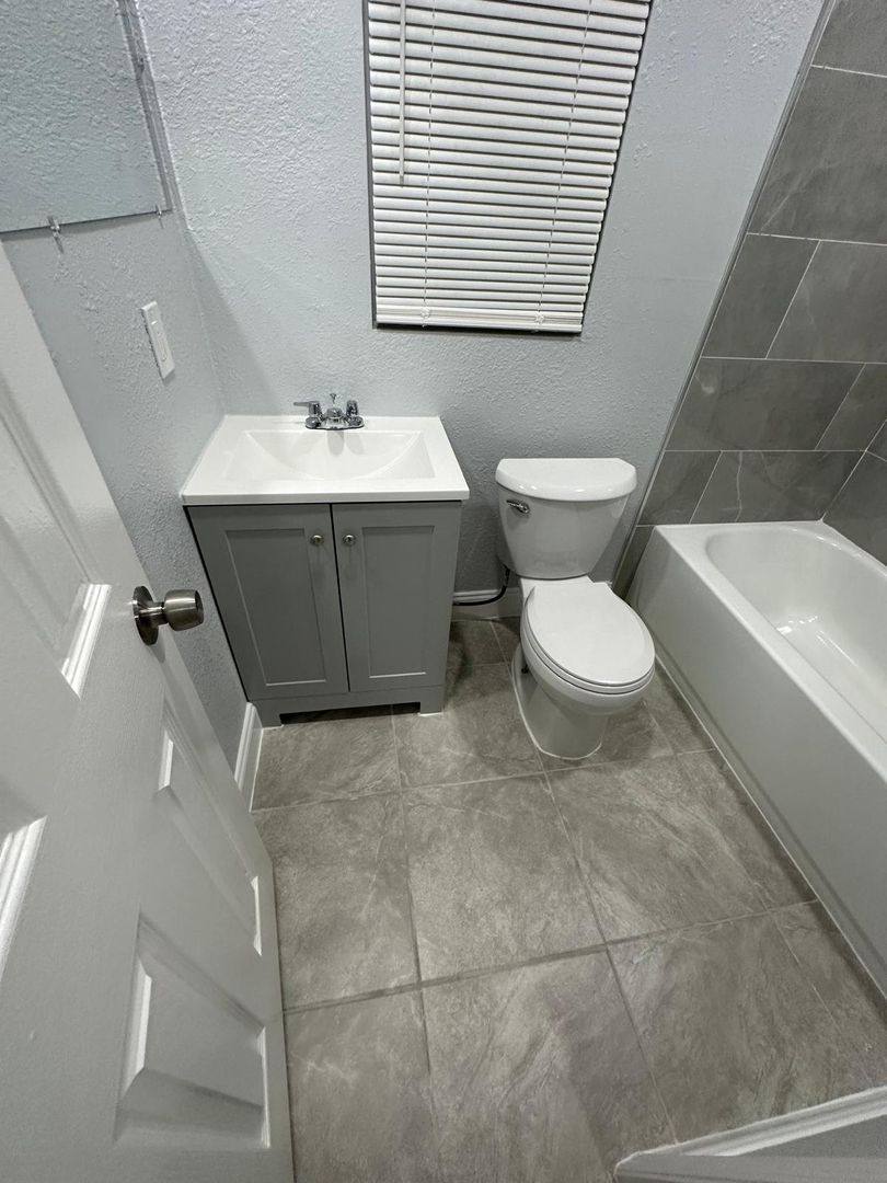 House for rent at 2511 Market St, Jacksonville, FL 32206