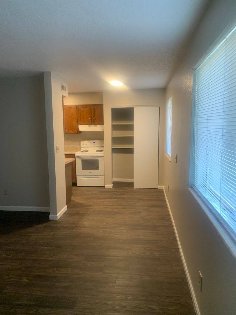 Apartment for rent at 305 Pine St, Edwardsville, IL 62025