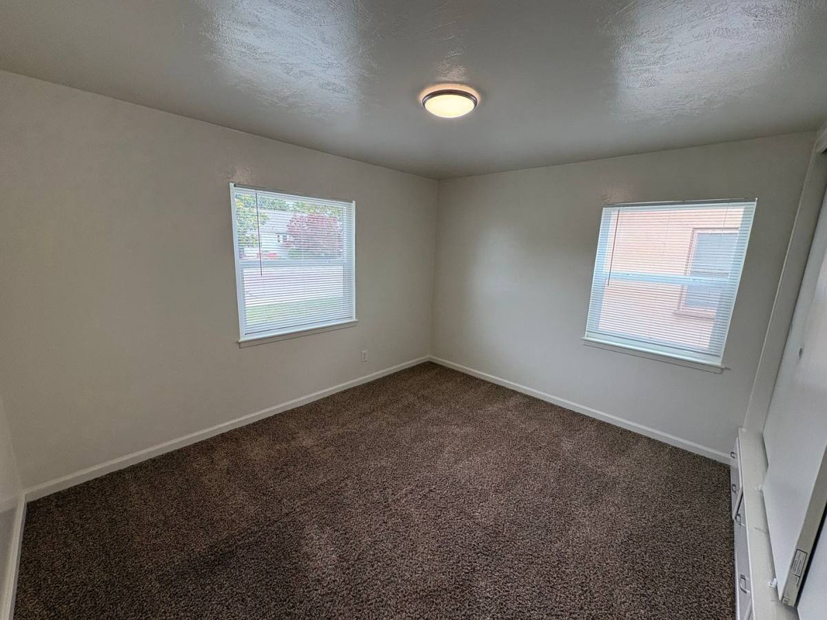 House for rent at 315 W Kaweah Ave, Visalia, CA 93277
