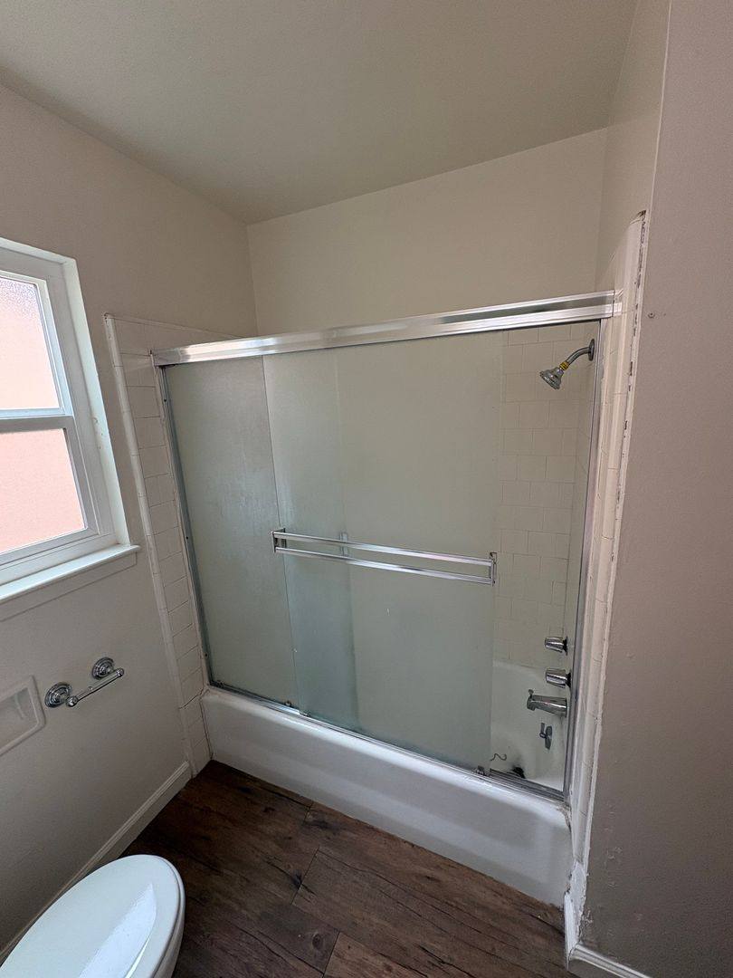 House for rent at 315 W Kaweah Ave, Visalia, CA 93277