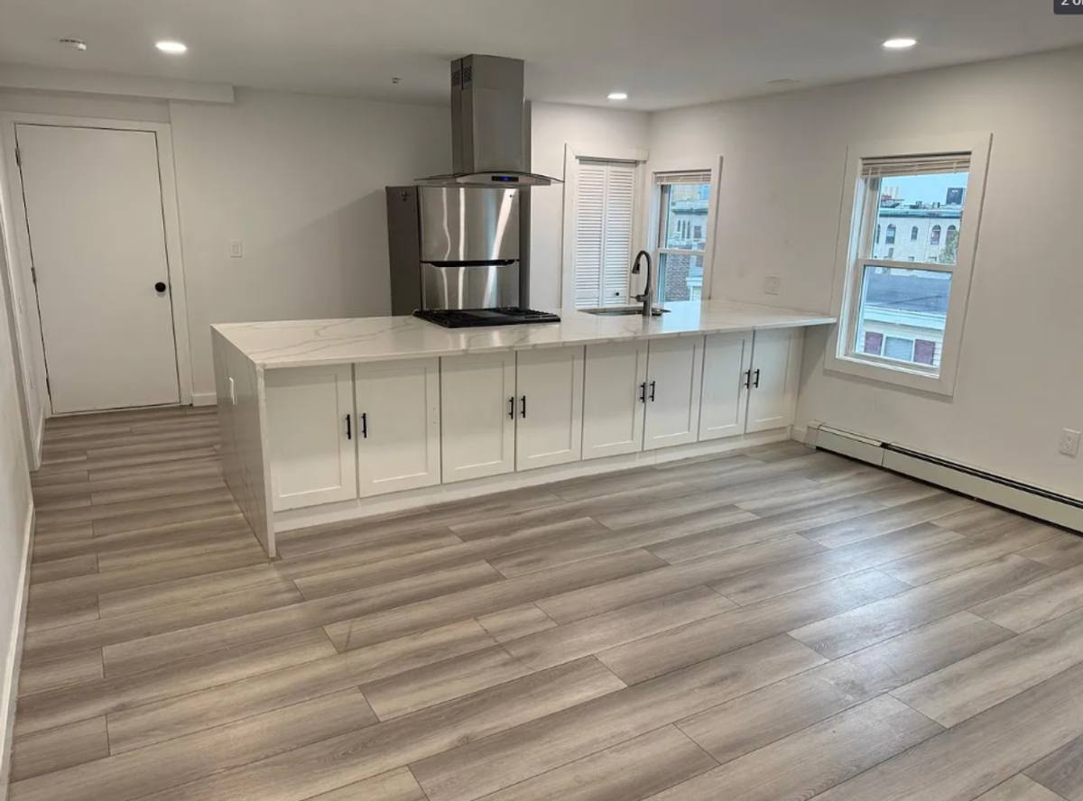 Apartment for rent at 61 Chapel St, Lowell, MA 01852