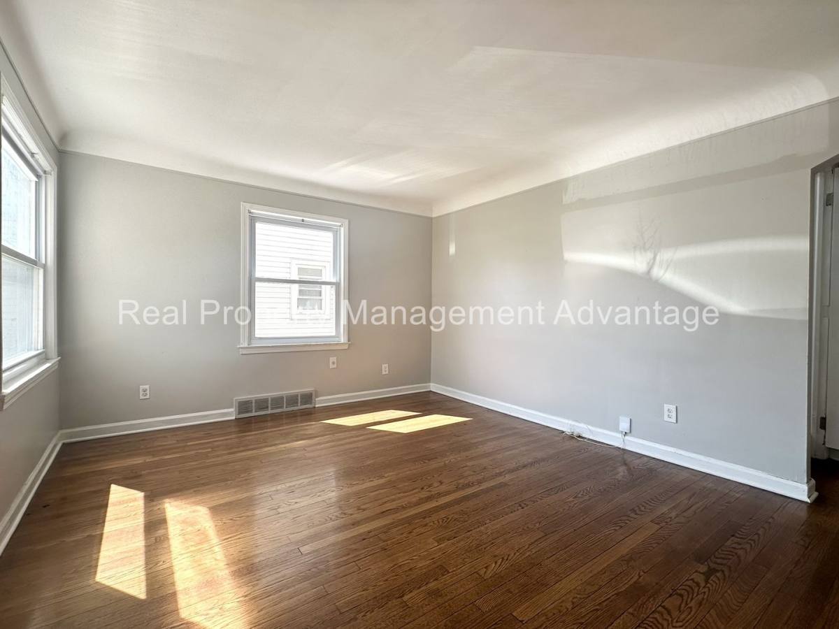 House for rent at 18731 Meier St, Roseville, MI 48066