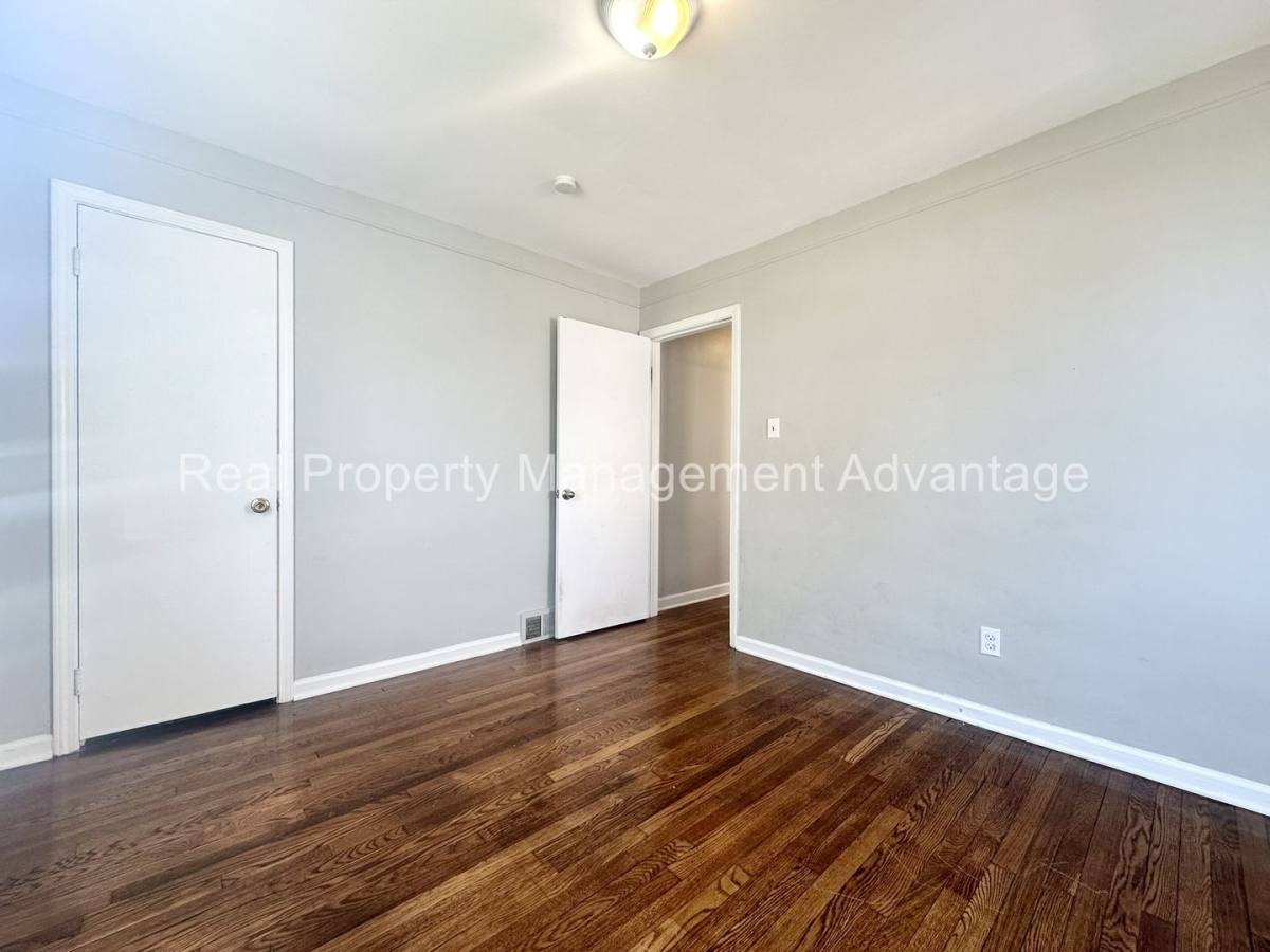 House for rent at 18731 Meier St, Roseville, MI 48066