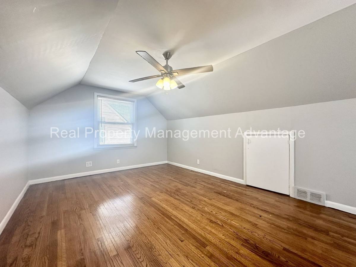 House for rent at 18731 Meier St, Roseville, MI 48066
