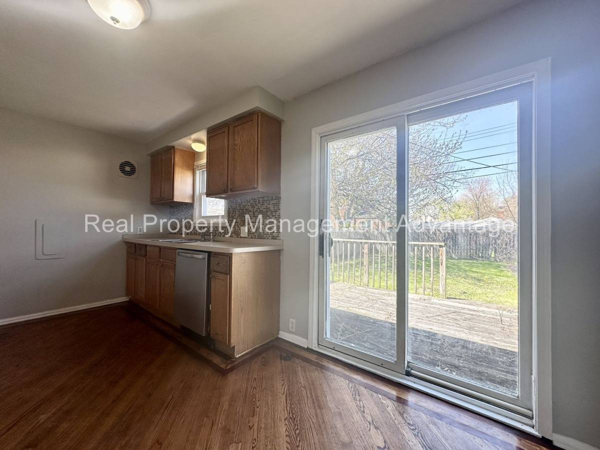 House for rent at 18731 Meier St, Roseville, MI 48066
