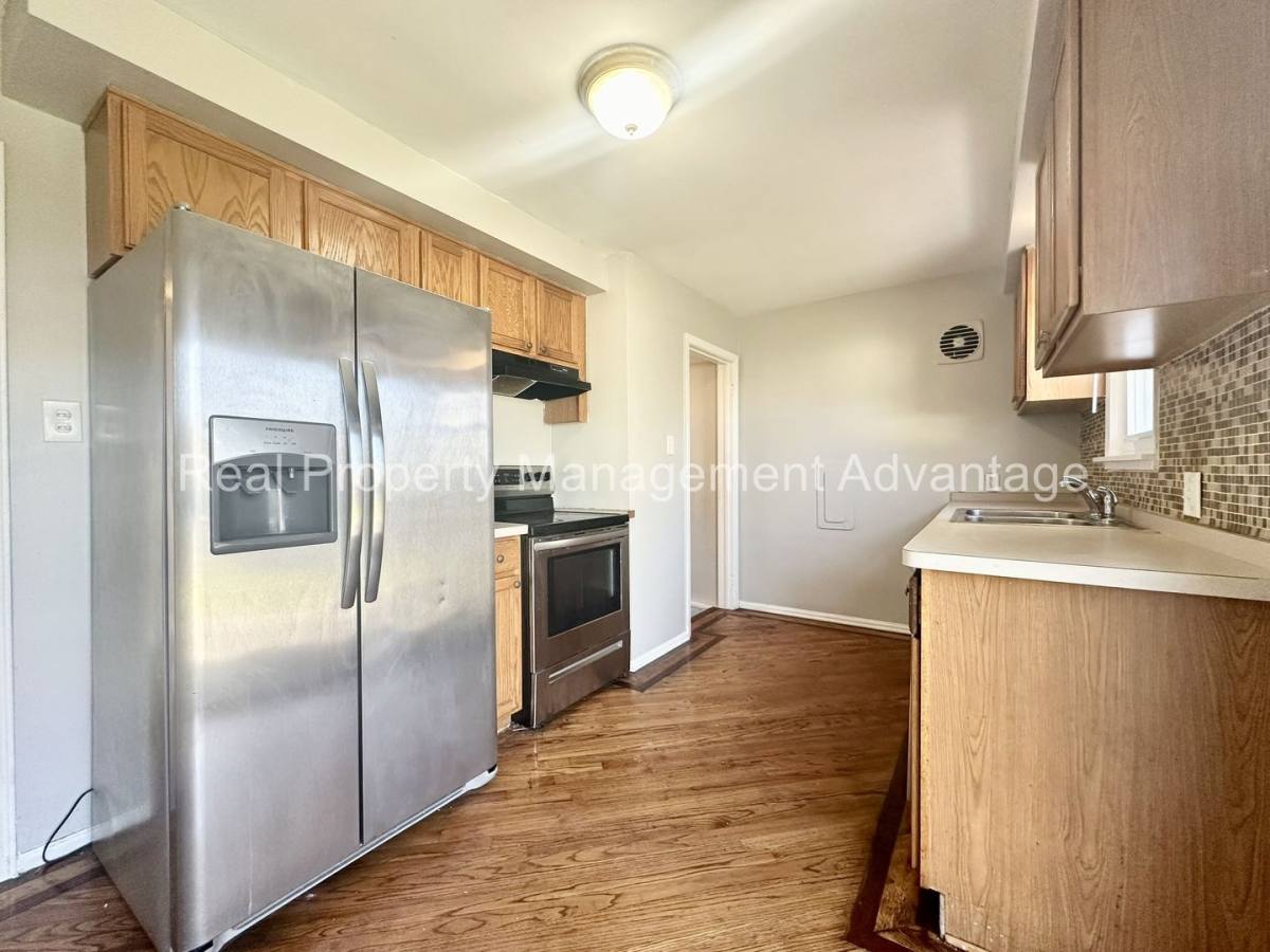 House for rent at 18731 Meier St, Roseville, MI 48066