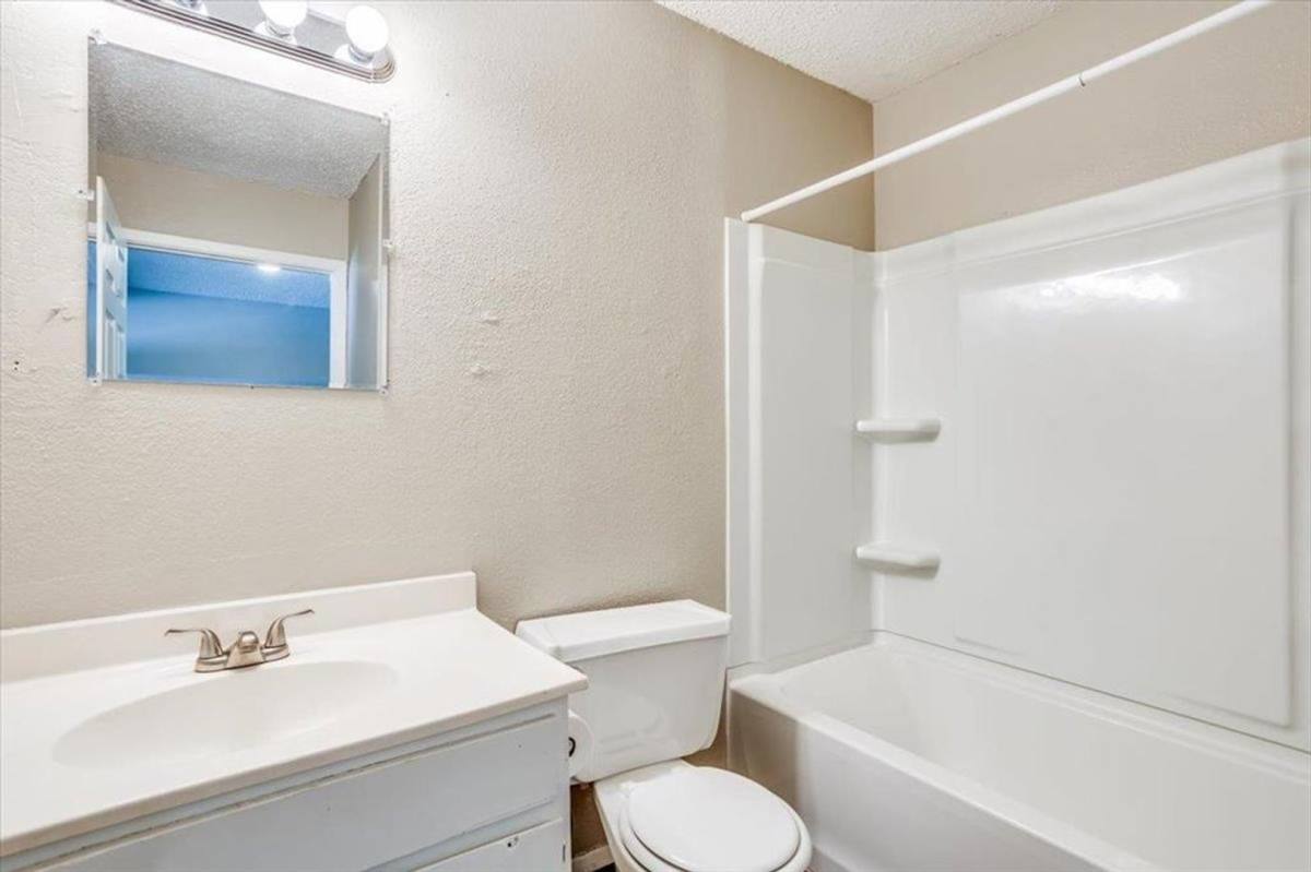 Apartment for rent at 1111 N Market, Wichita, KS 67214