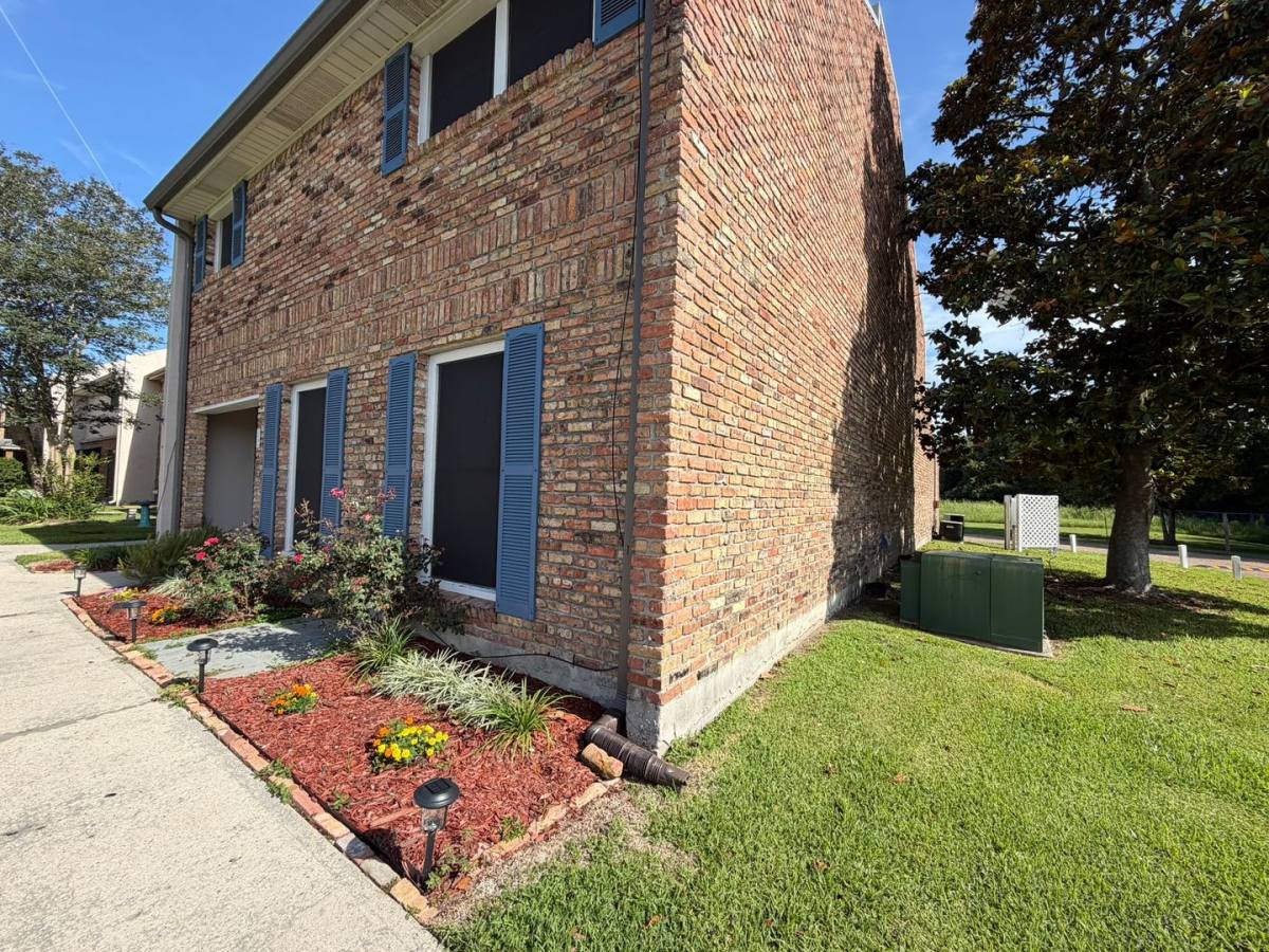 Townhouse for rent at 204 Dublin Circle, Lafayette, LA 70506