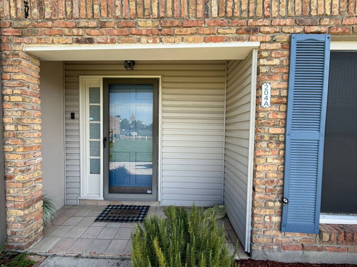 Townhouse for rent at 204 Dublin Circle, Lafayette, LA 70506