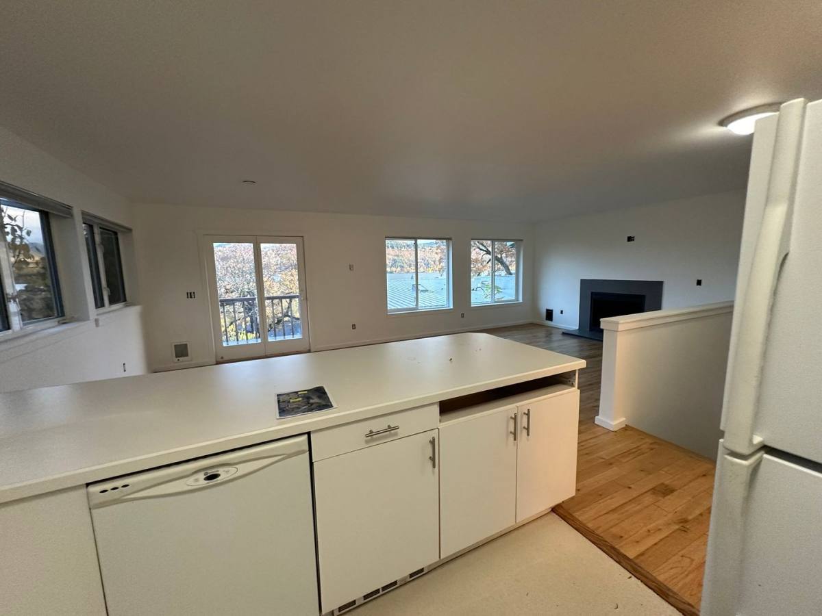 Apartment for rent at 416 E 3rd St, Hood River, OR 97031